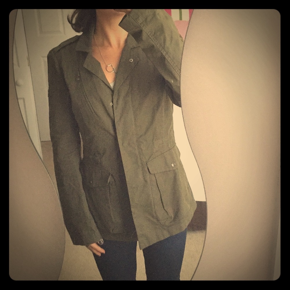 Victorinox windbreaker army green jacket!
